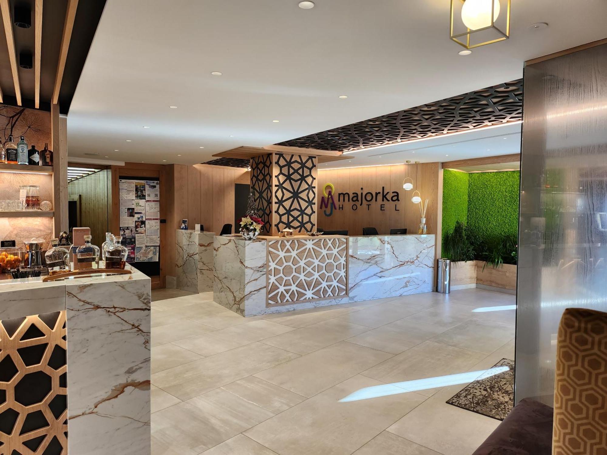 אנדלו Hotel Majorka מראה חיצוני תמונה