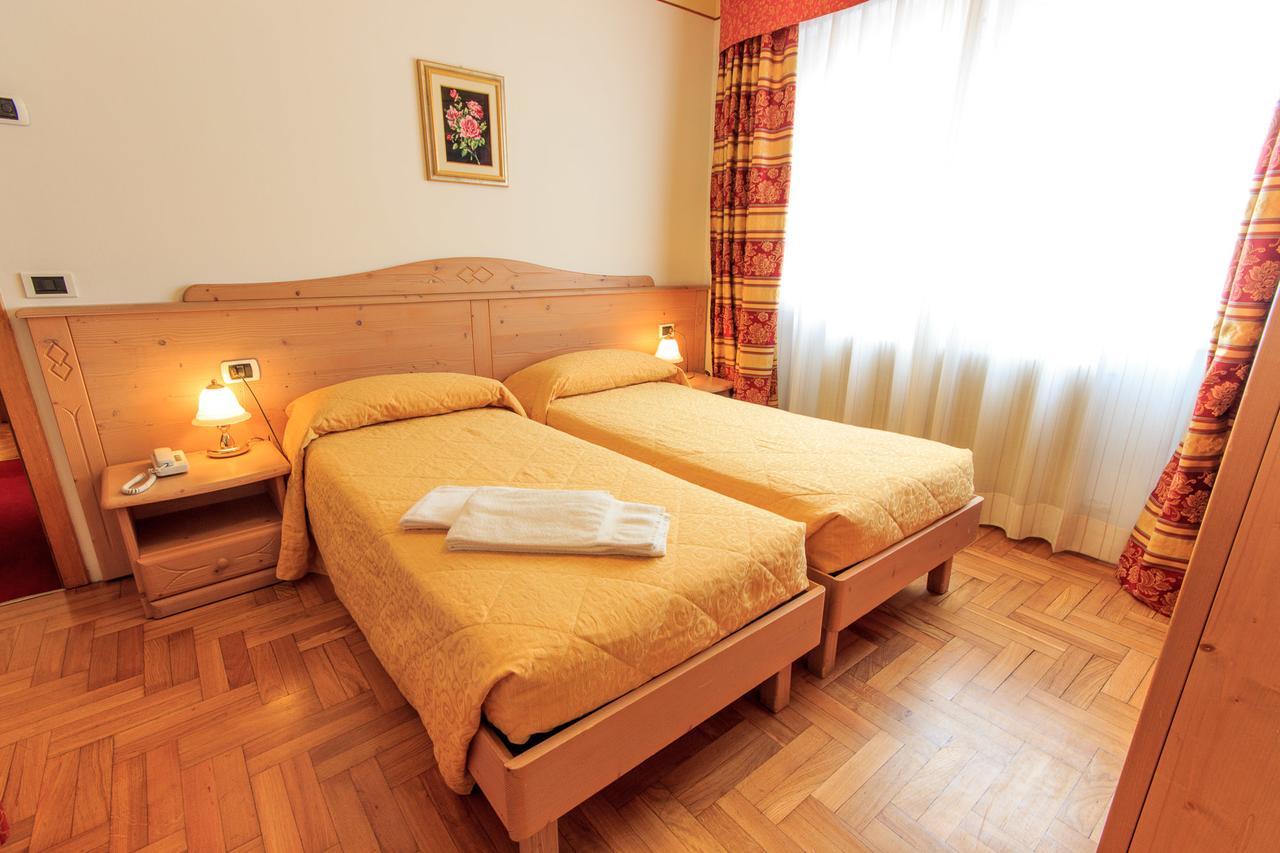 אנדלו Hotel Majorka מראה חיצוני תמונה