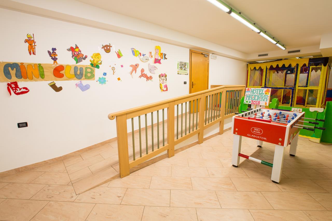 אנדלו Hotel Majorka מראה חיצוני תמונה