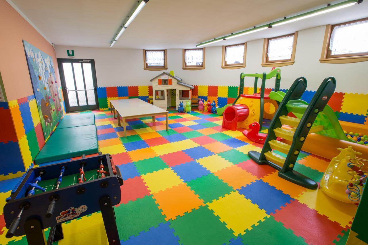 אנדלו Hotel Majorka מראה חיצוני תמונה