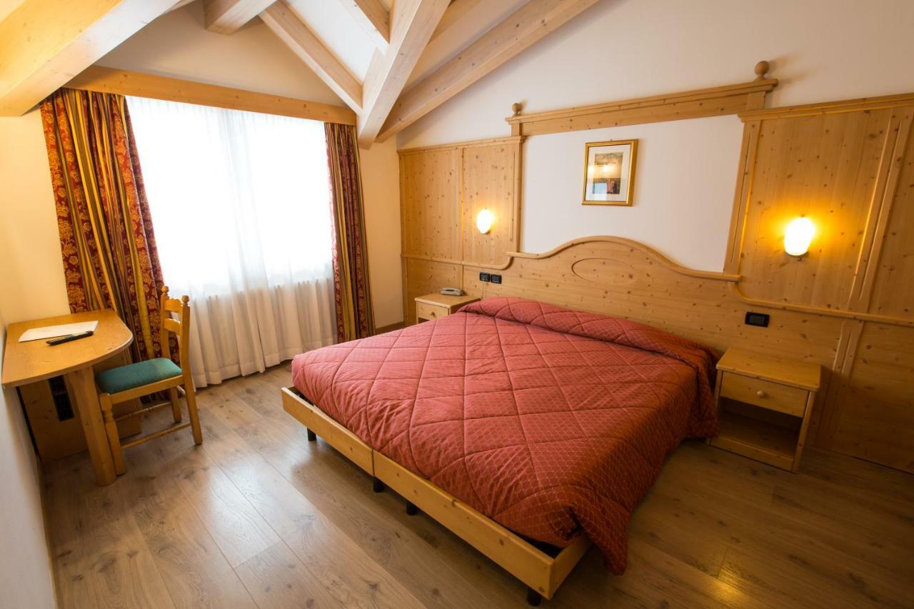 אנדלו Hotel Majorka מראה חיצוני תמונה